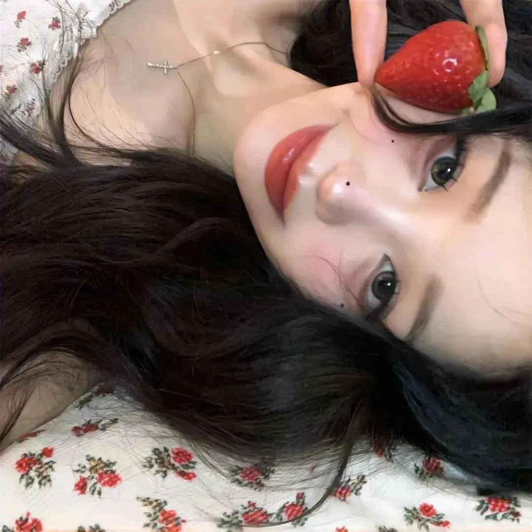 血红溅白纱